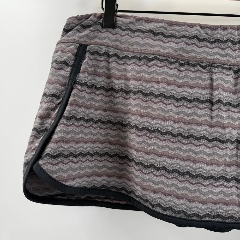 Athleta Swim Skort Size XL Ripple Skirt Swim Gray Chevron Black Built In Brief